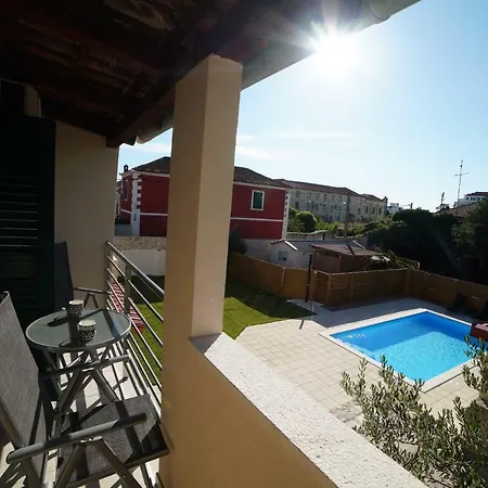 Korona Apartment *