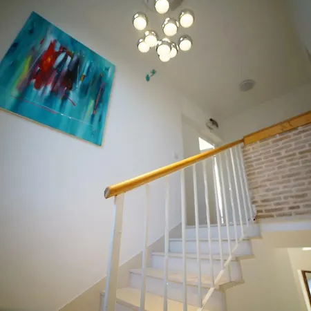 アパート Korona ザダル