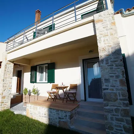 Korona Apartment *