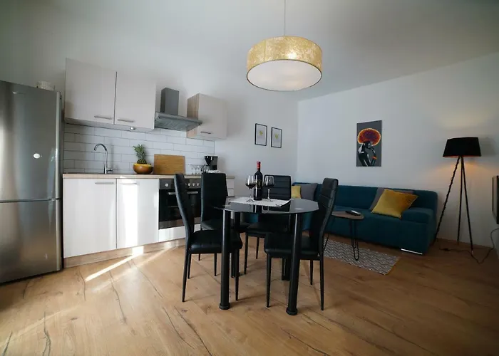 Korona * Ζαντάρ